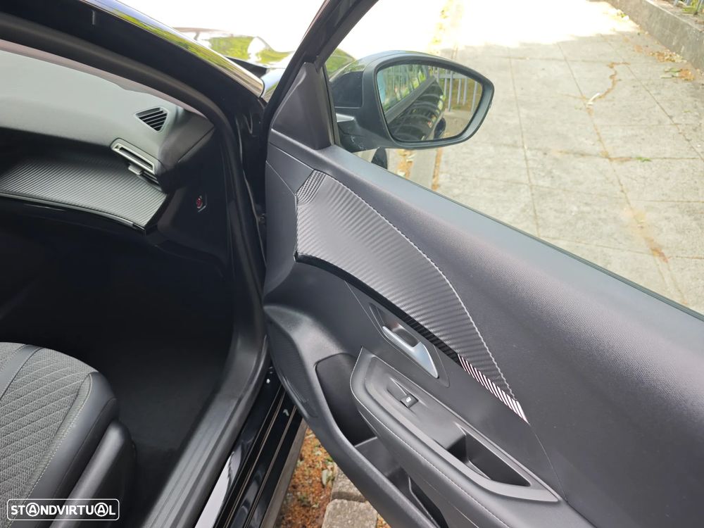 Peugeot e-208 Allure - 13