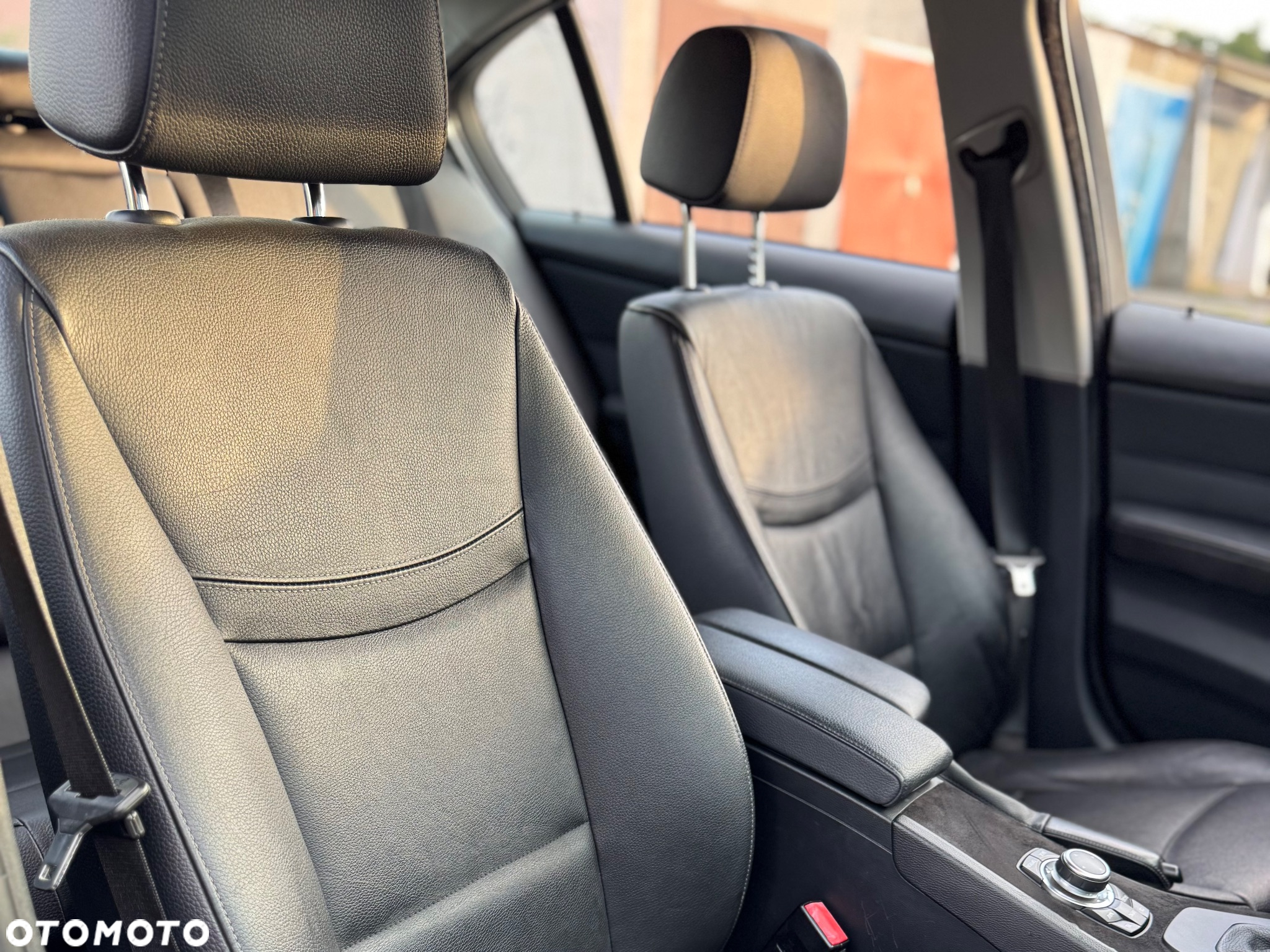 BMW Seria 3 325i - 24