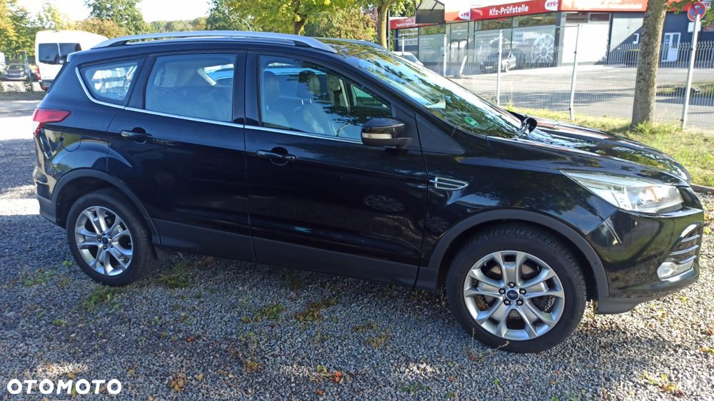Ford Kuga 2.0 TDCi 2x4 Titanium - 16
