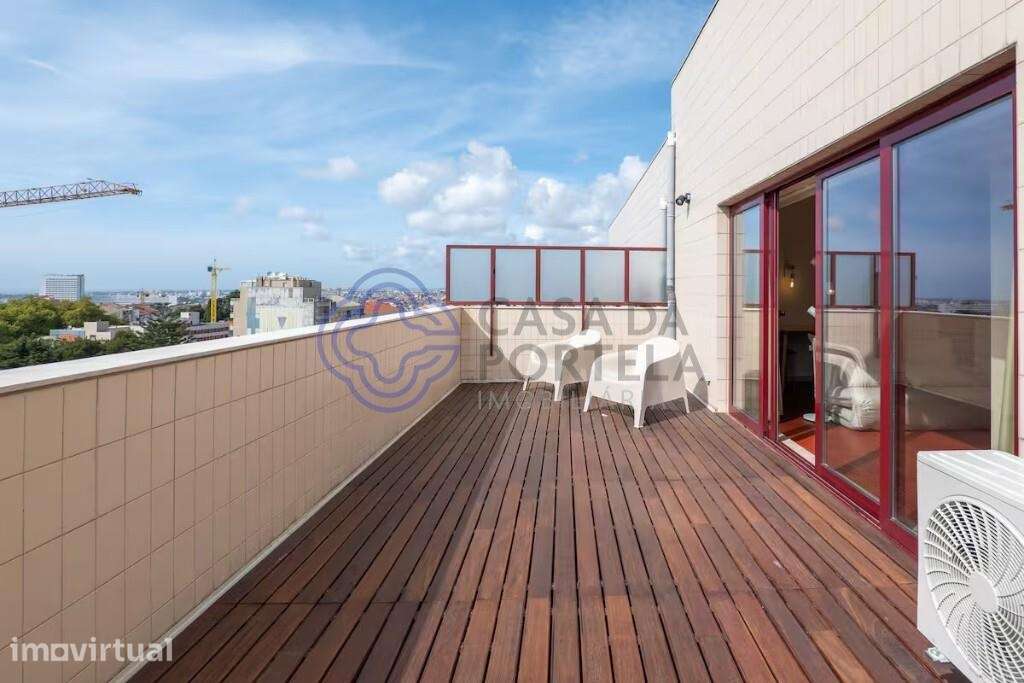 Escritório Remodelado com Terraço + AL | Metro Santo Ovídio à Porta - Grande imagem: 3/17