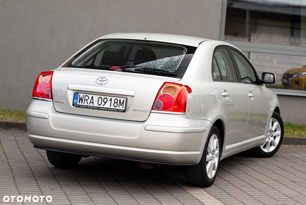 Toyota Avensis 1.8 VVT-i Executive - 9