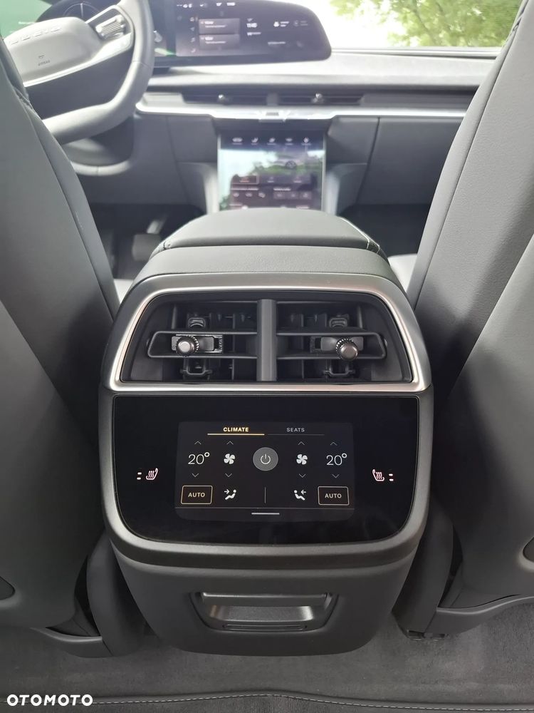 Lucid Air - 11