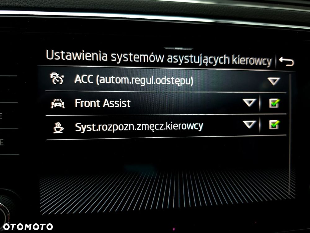 Skoda Superb 2.0 TSI Ambition DSG - 35