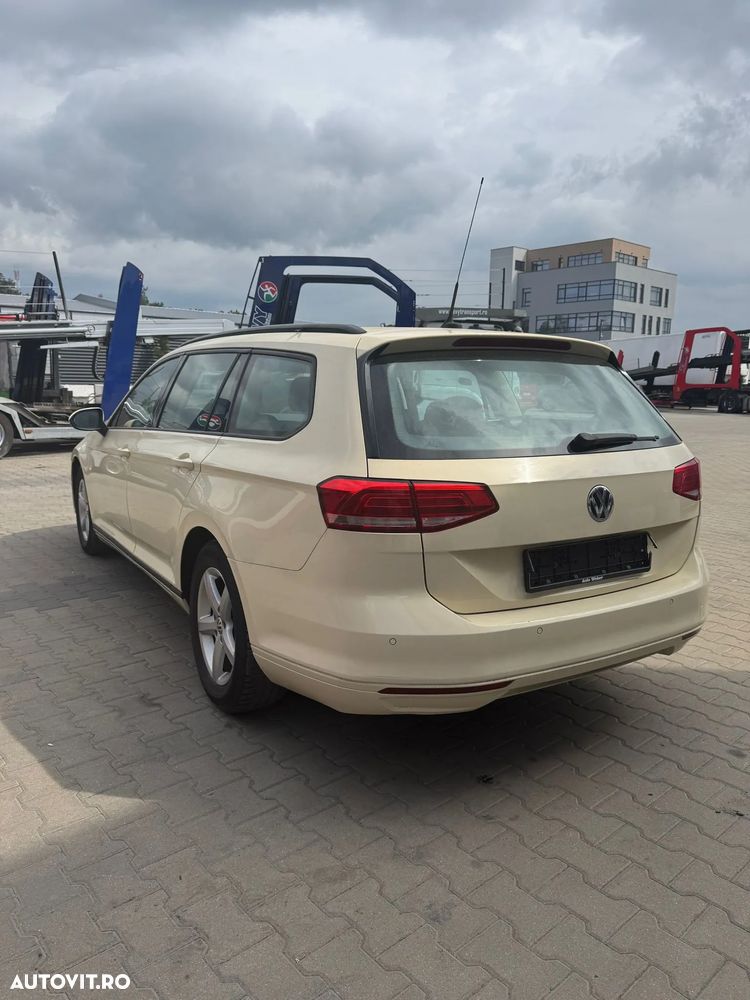Volkswagen Passat 2.0 TDI (BlueMotion Technology) Comfortline - 15