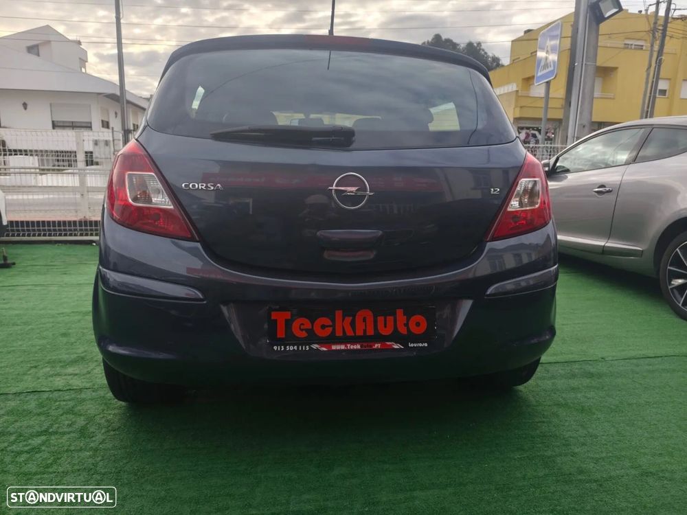 Opel Corsa 1.2 Cosmo - 4