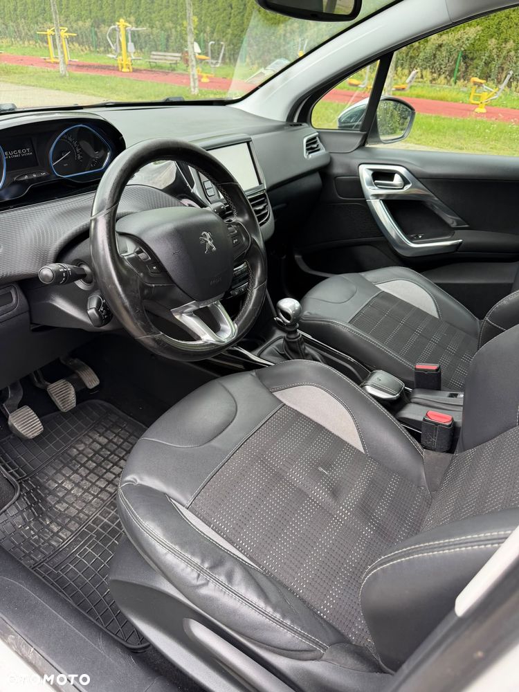Peugeot 2008 - 10