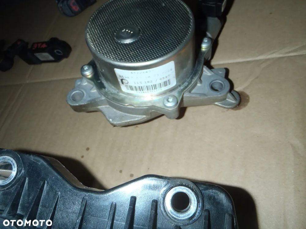 rozrusznik alternator koło zamachowe pompa vacum FIAT 500 PUNTO PANDA Lancia Ypsilon SILNIK 900 0.9 TwinAir twin air TURBO 312A2000 jak nowe - 15