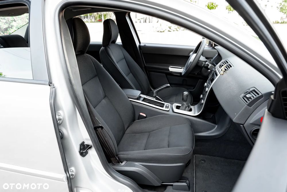Volvo S40 1.6D DPF DRIVe Momentum - 24