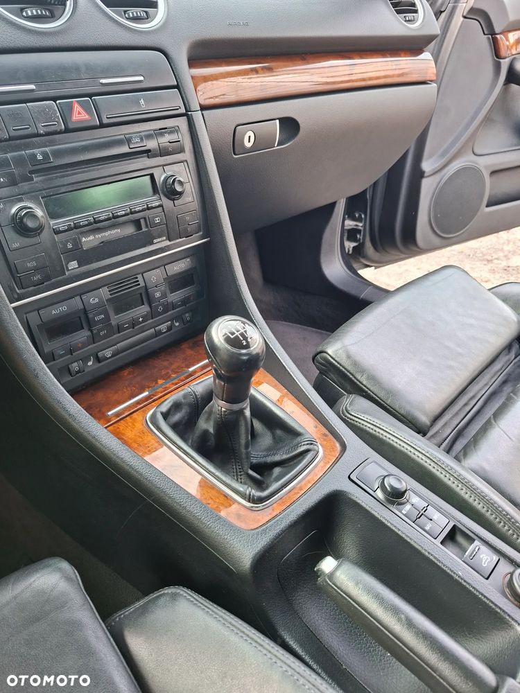Audi A4 Cabrio 2.5 TDI - 11