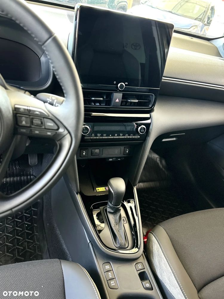 Toyota Yaris Cross Hybrid 1.5 Executive - 12