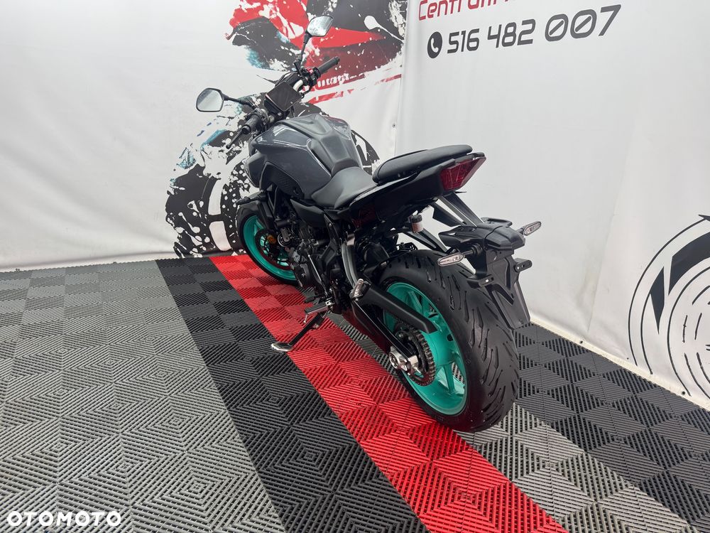 Yamaha MT - 27