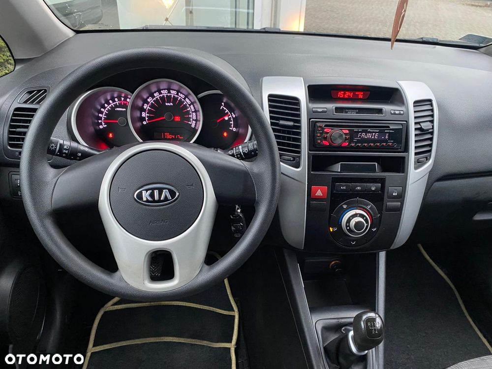 Kia Venga - 7