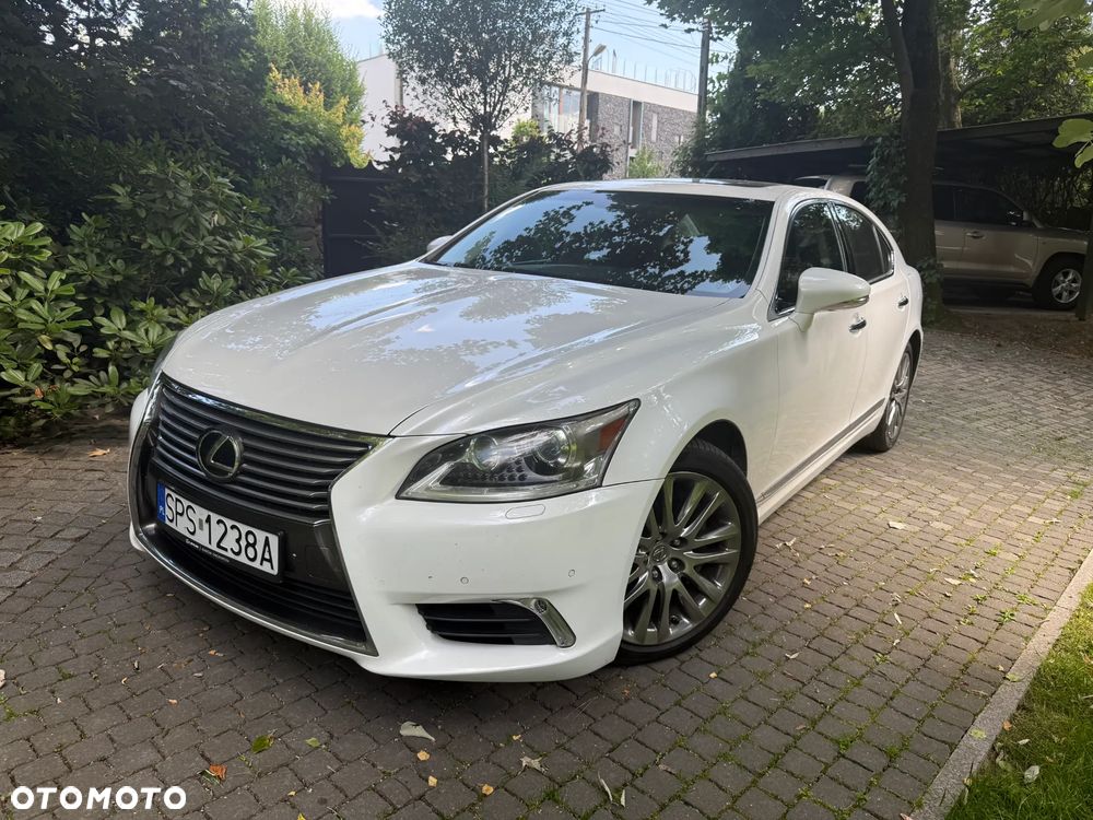 Lexus LS - 1