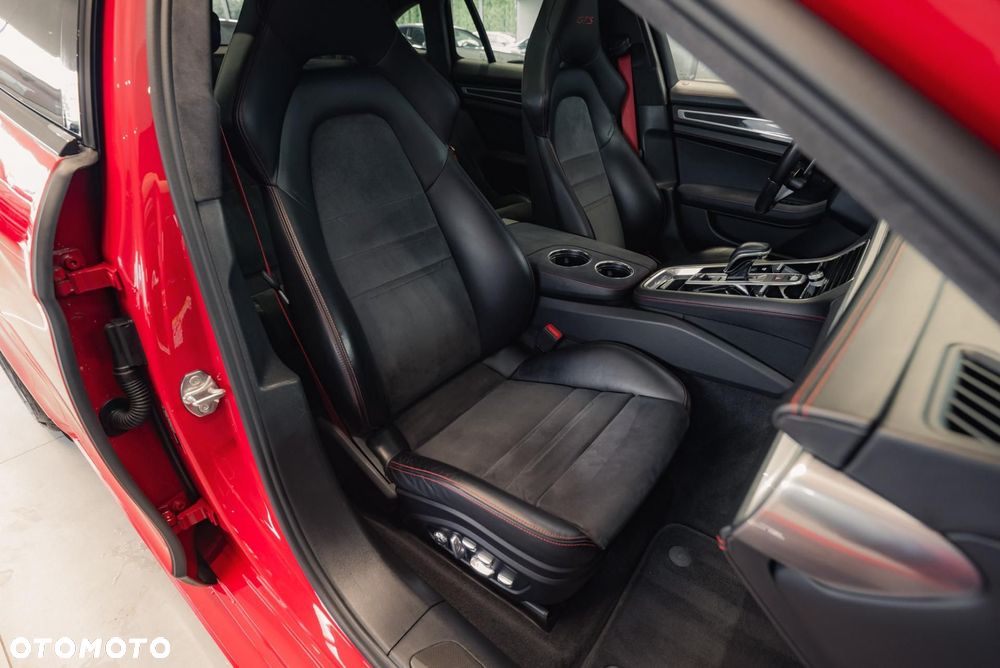 Porsche Panamera GTS - 16