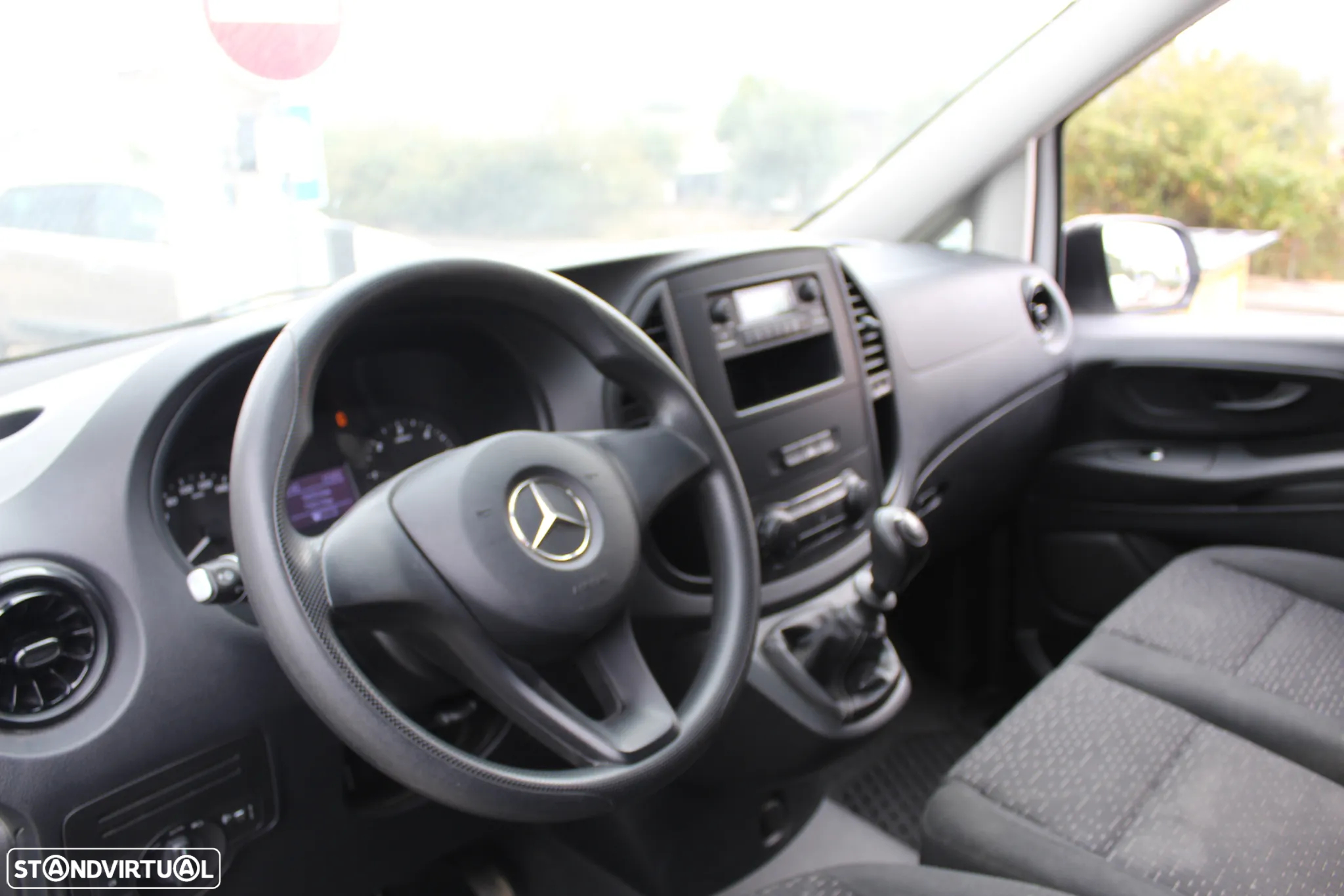 Mercedes-Benz Vito 110 CDi // 6 Lugares - 11