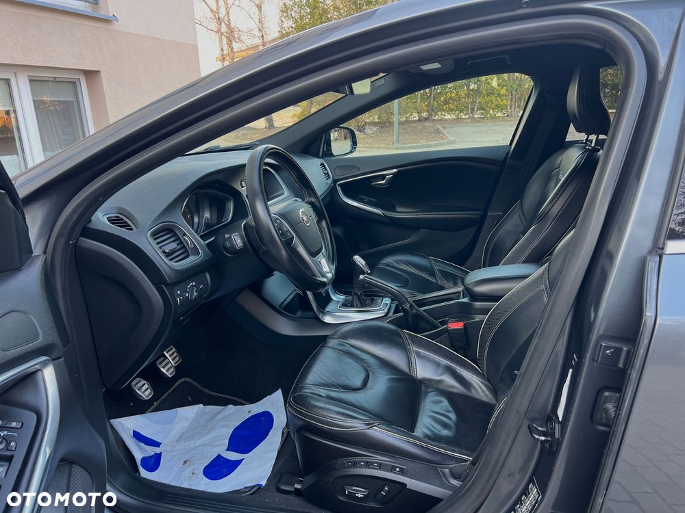 Volvo V40 D3 R Design - 15