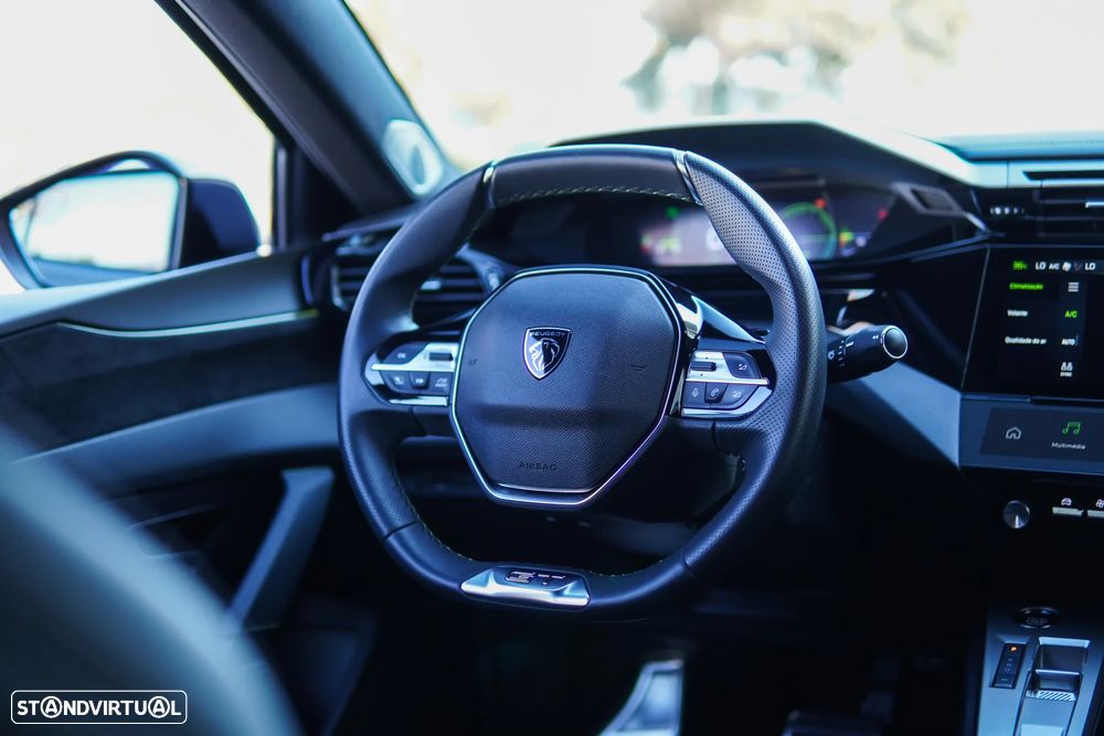 Peugeot 408 HYBRID 136 e-DSC6 GT - 32
