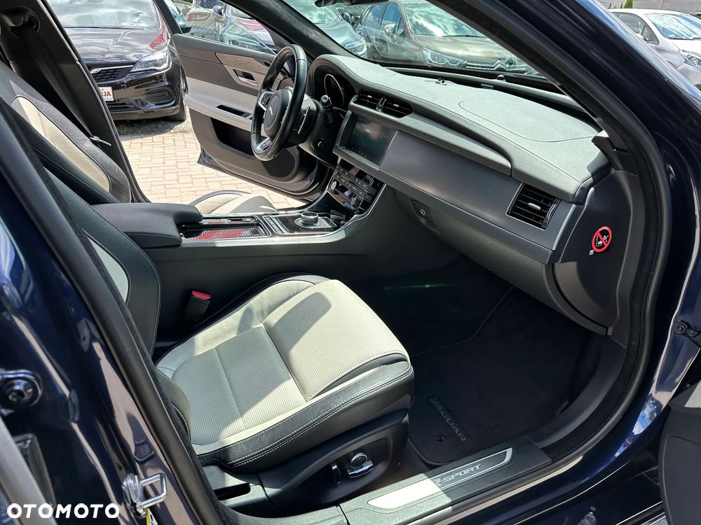 Jaguar XF - 23