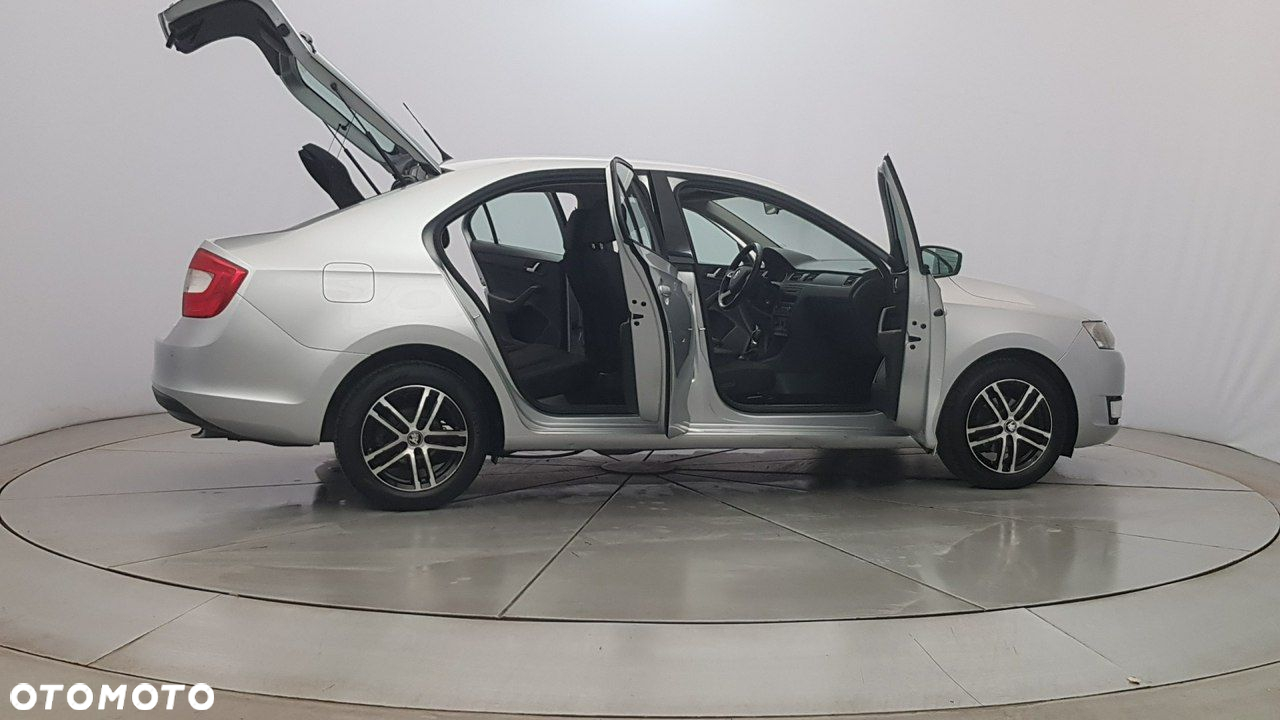 Skoda RAPID - 12