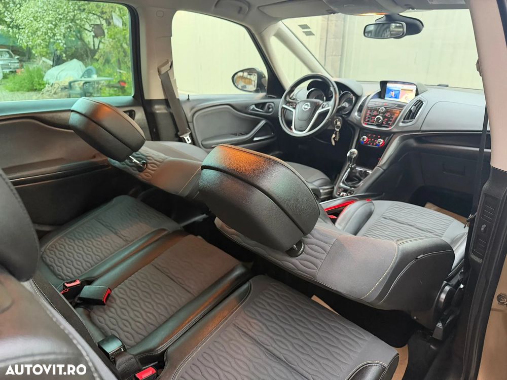 Opel Zafira - 10