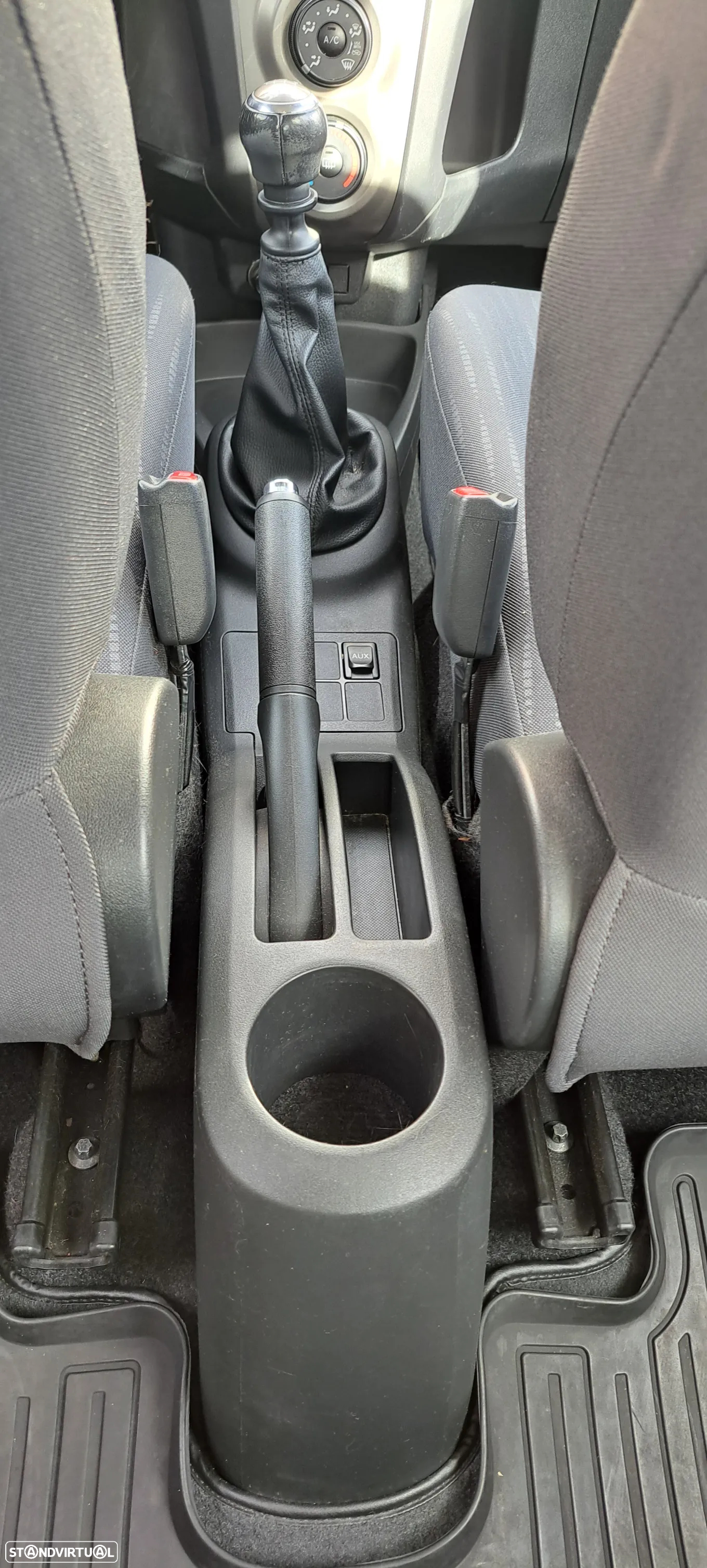 Toyota Yaris 1.4 D-4D AC Manual - 21