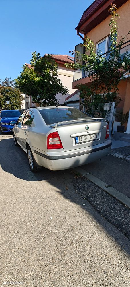 Skoda Octavia Tour 1.6 Sport - 14