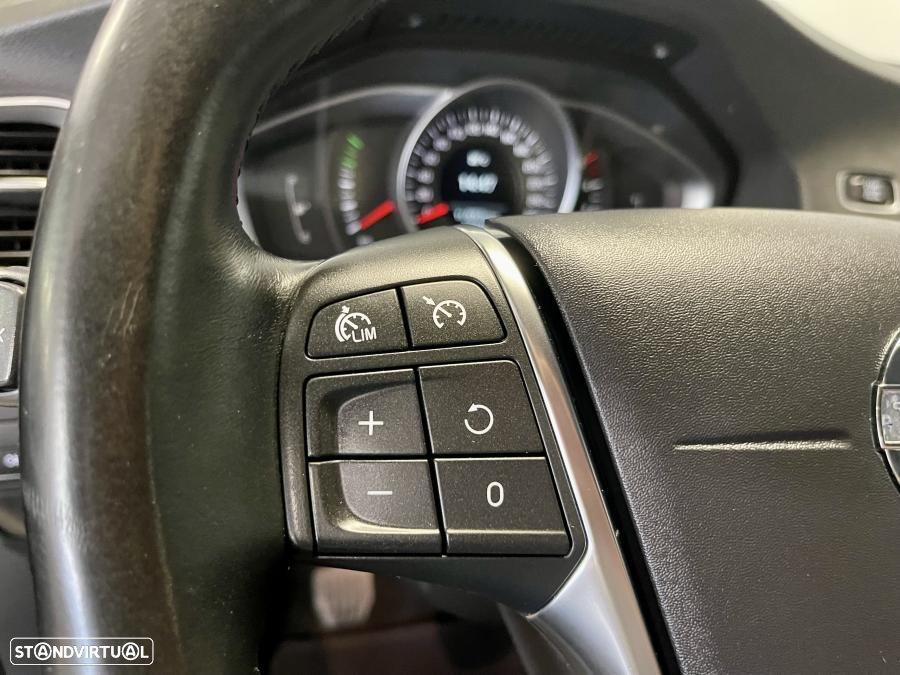 Volvo V60 2.0 D4 Momentum - 10