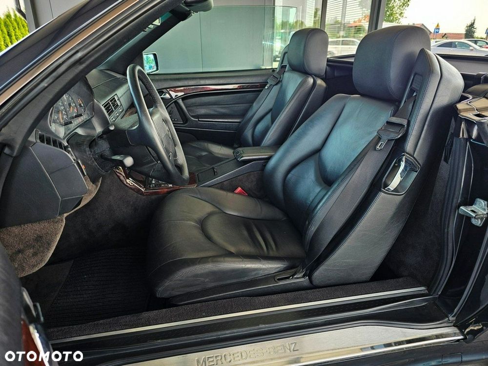 Mercedes-Benz SL - 33