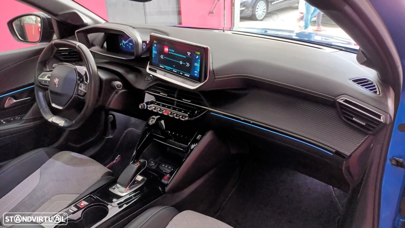 Peugeot e-208 GT - 58