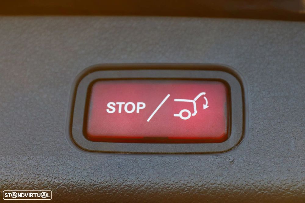 Mercedes-Benz GLC 300 e 4Matic 9G-TRONIC Avantgarde Advanced - 14