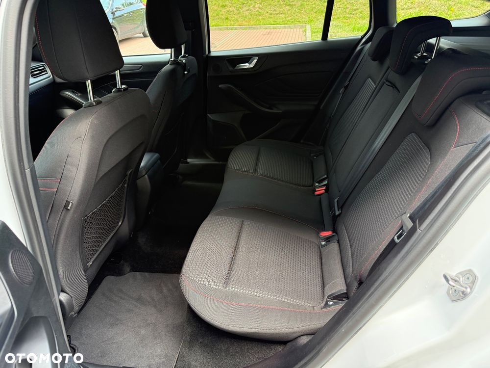 Ford Focus 1.5 EcoBoost STart-Stopp-System ST-LINE - 11