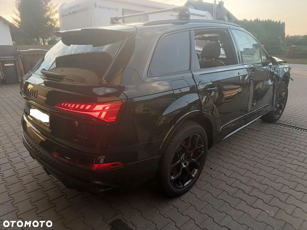Audi Q7 TFSI e PHEV 360 kW Quattro S Line Tiptr - 4