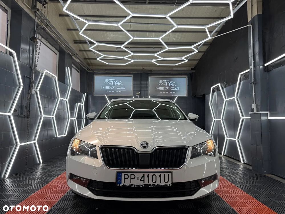 Skoda Superb 2.0 TDI Ambition - 7