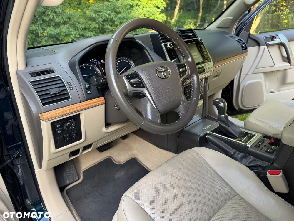 Toyota Land Cruiser - 7