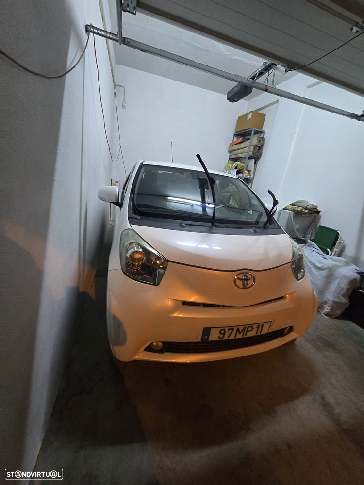 Toyota iQ 1.4 D-4D 2 - 10