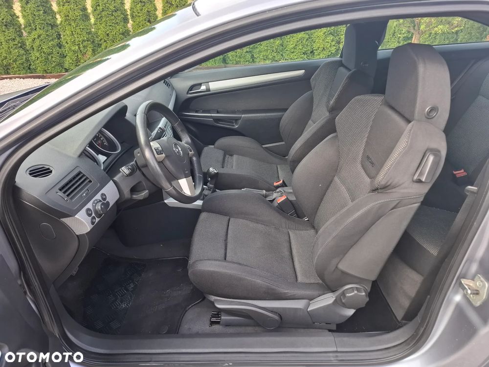 Opel Astra GTC 1.8 Cosmo - 21