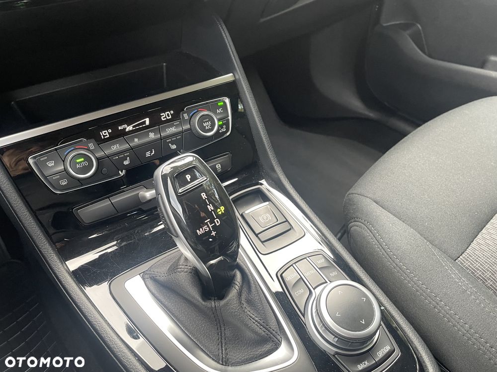 BMW Seria 2 216d Advantage - 11