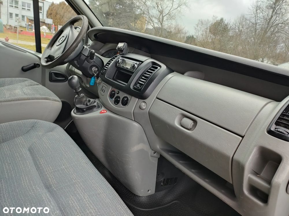Opel Vivaro - 17