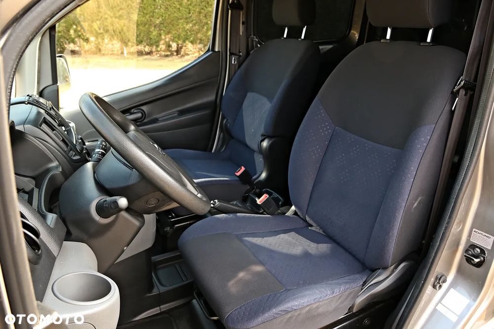 Nissan NV200 - 23