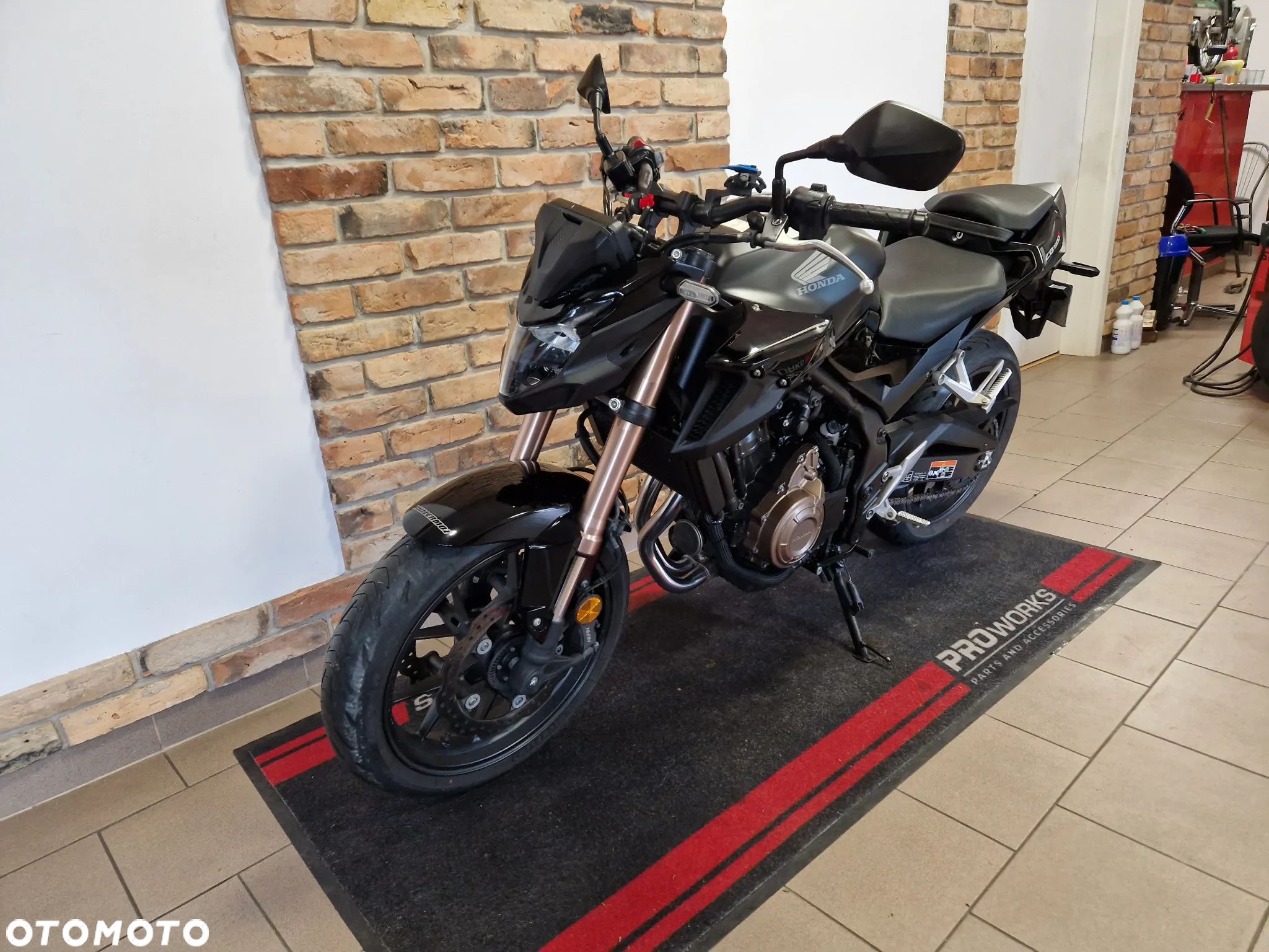 Honda CB - 1