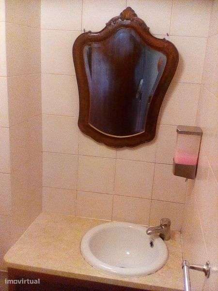 Sala para arrendar no centro histórico de Lisboa - Grande imagem: 3/3