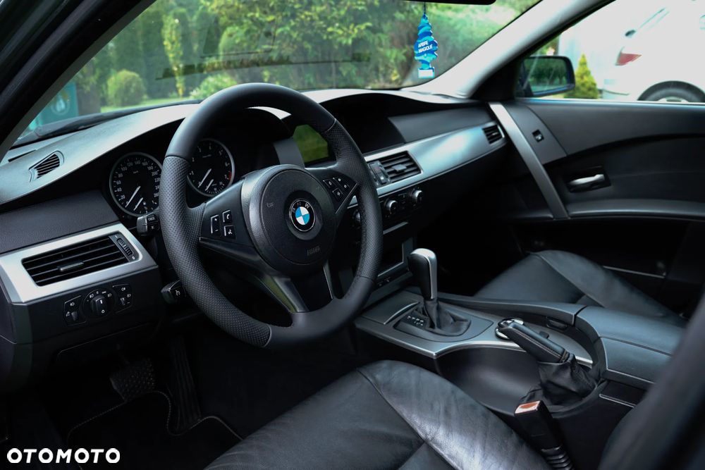 BMW Seria 5 523i - 10