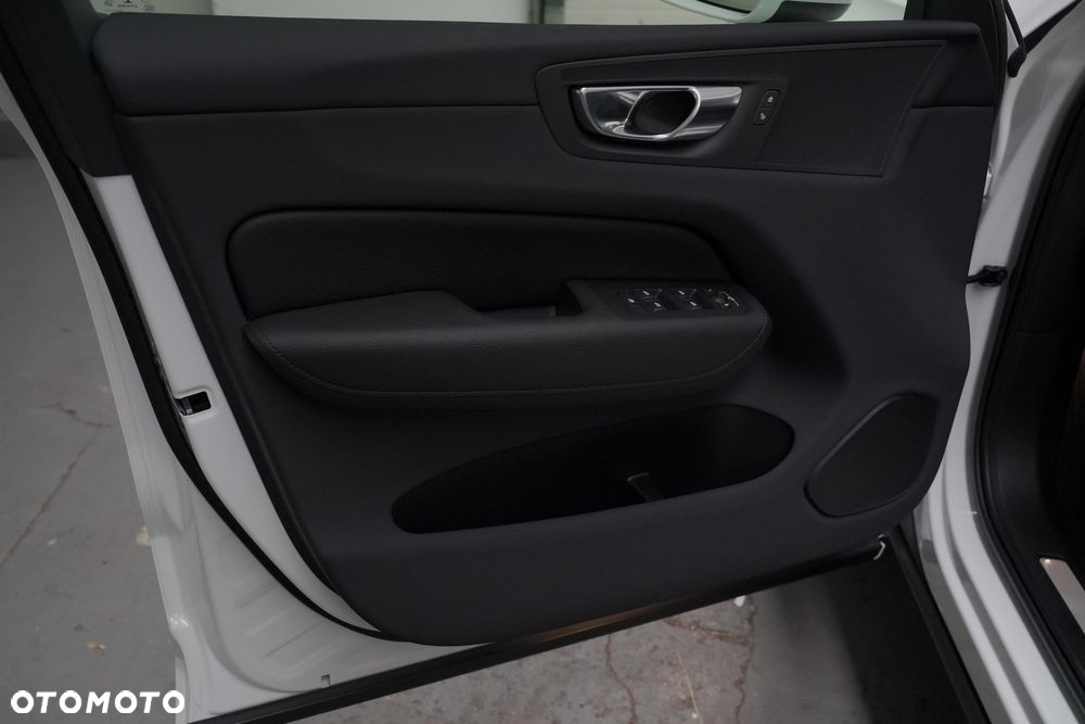 Volvo XC 60 B5 B AWD Core - 9