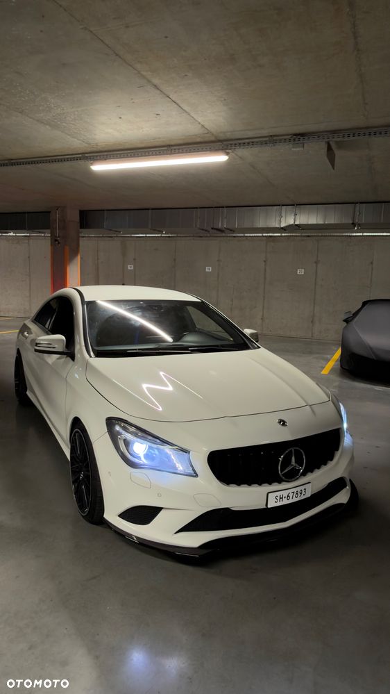 Mercedes-Benz CLA 200 7G-DCT AMG Line - 3