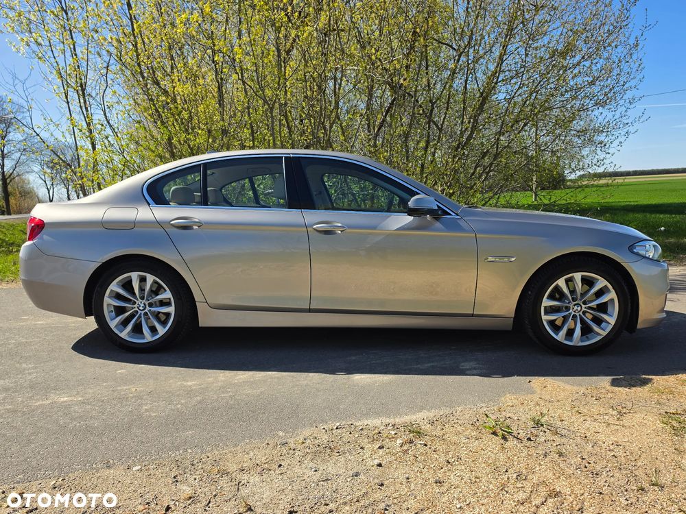 BMW Seria 5 520d xDrive - 4