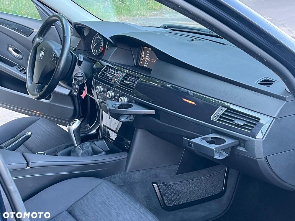 BMW Seria 5 520d Edition Exclusive - 23
