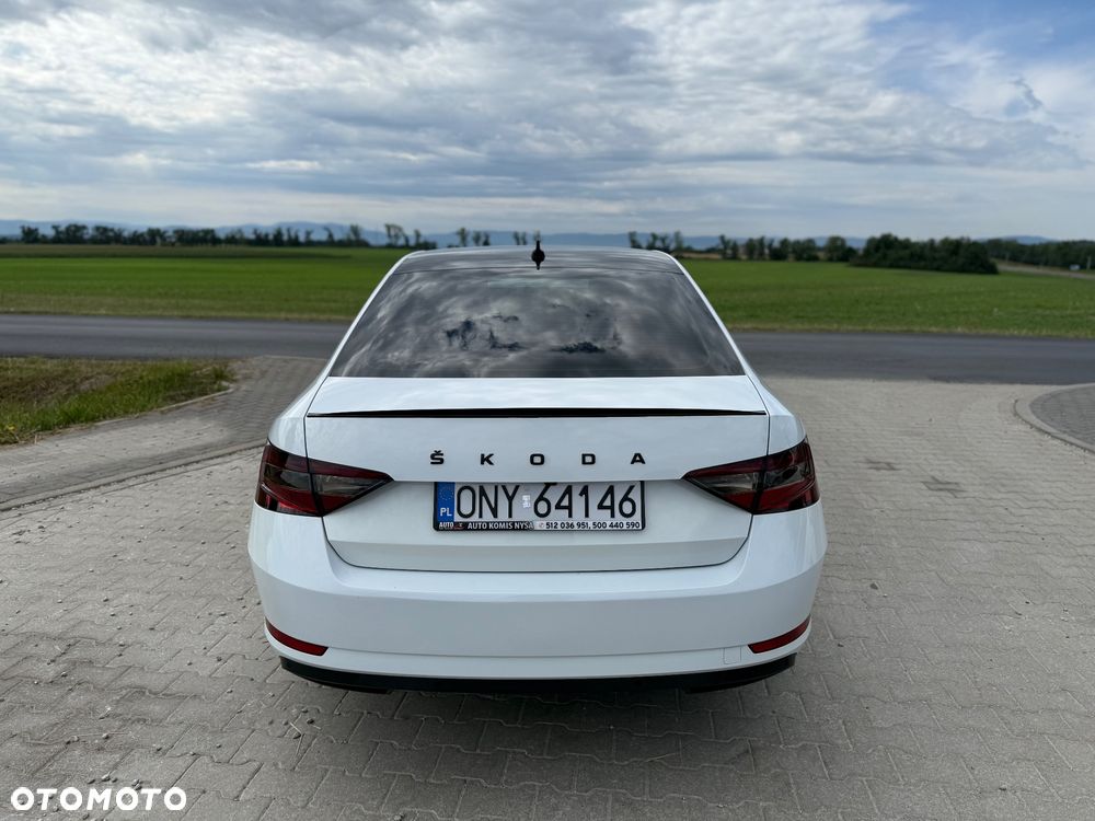 Skoda Superb 1.5 TSI Plug-in Hybrid Edition 130 DSG - 9