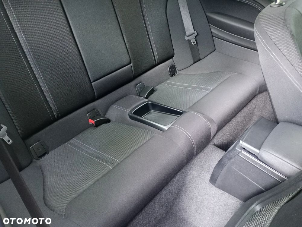 BMW Seria 2 218i Sport Line - 30