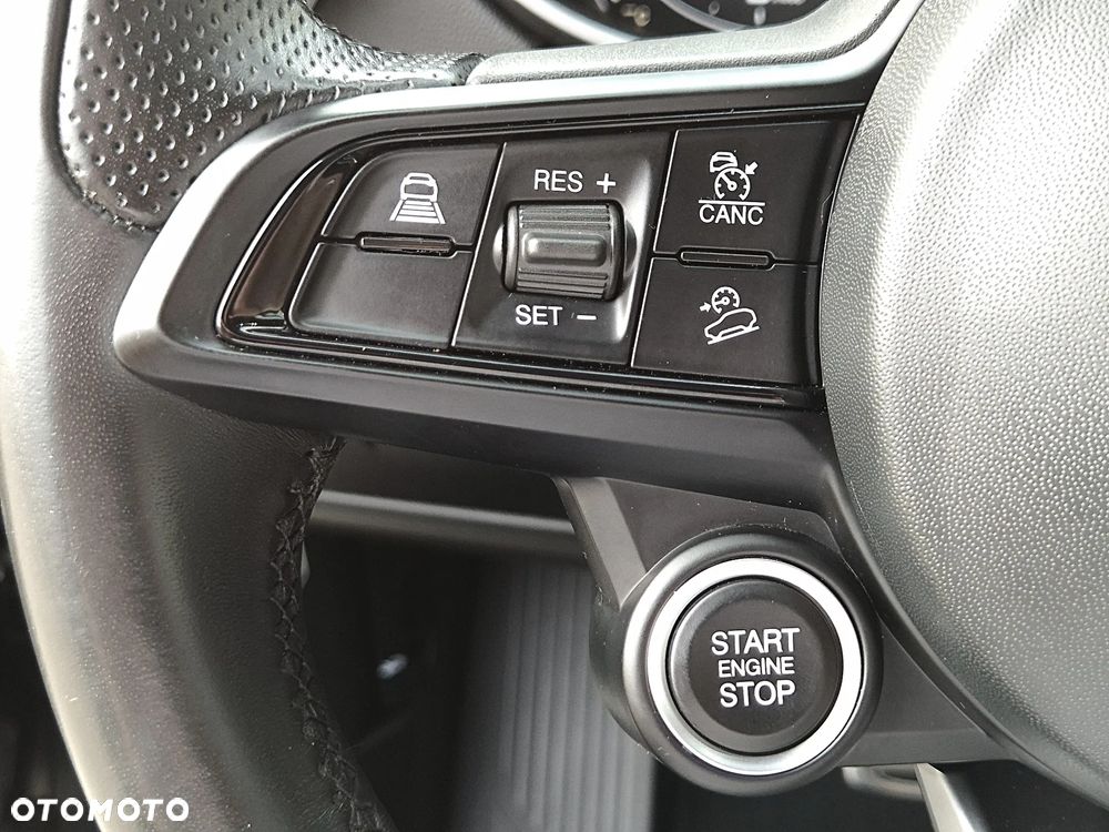 Alfa Romeo Stelvio 2.0 Turbo Sprint Q4 - 16