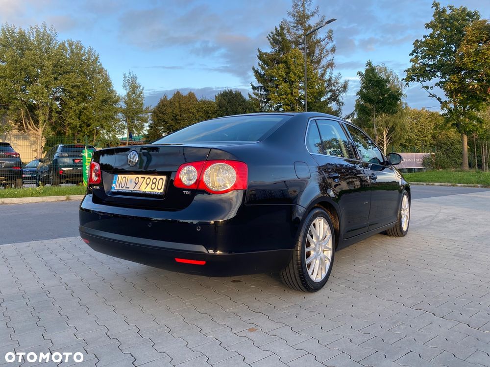 Volkswagen Jetta 1.9 TDI United - 11